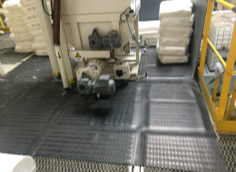 Wear resistant and anti-skid steel pattern mat