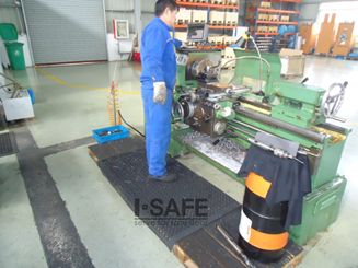 Stable flow control anti-skid anti-fatigue mat.png