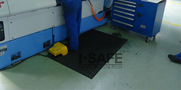 The difference between domestic industrial floor mats rubber mats and rubber flooring