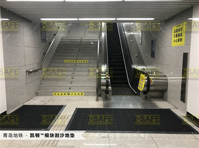 地垫怎么清理才能干净？需要用水洗吗？